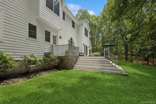 $1,490,000 | 7 Highwood Road, Setauket, NY 11733
