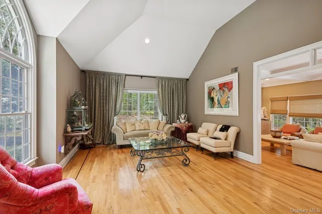 $1,490,000 | 7 Highwood Road, Setauket, NY 11733