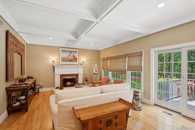 $1,490,000 | 7 Highwood Road, Setauket, NY 11733