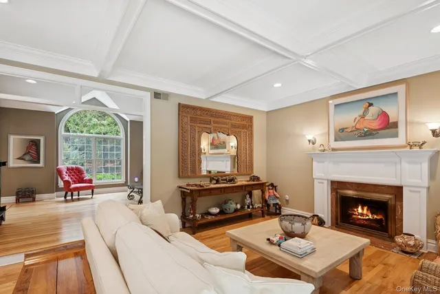 $1,490,000 | 7 Highwood Road, Setauket, NY 11733