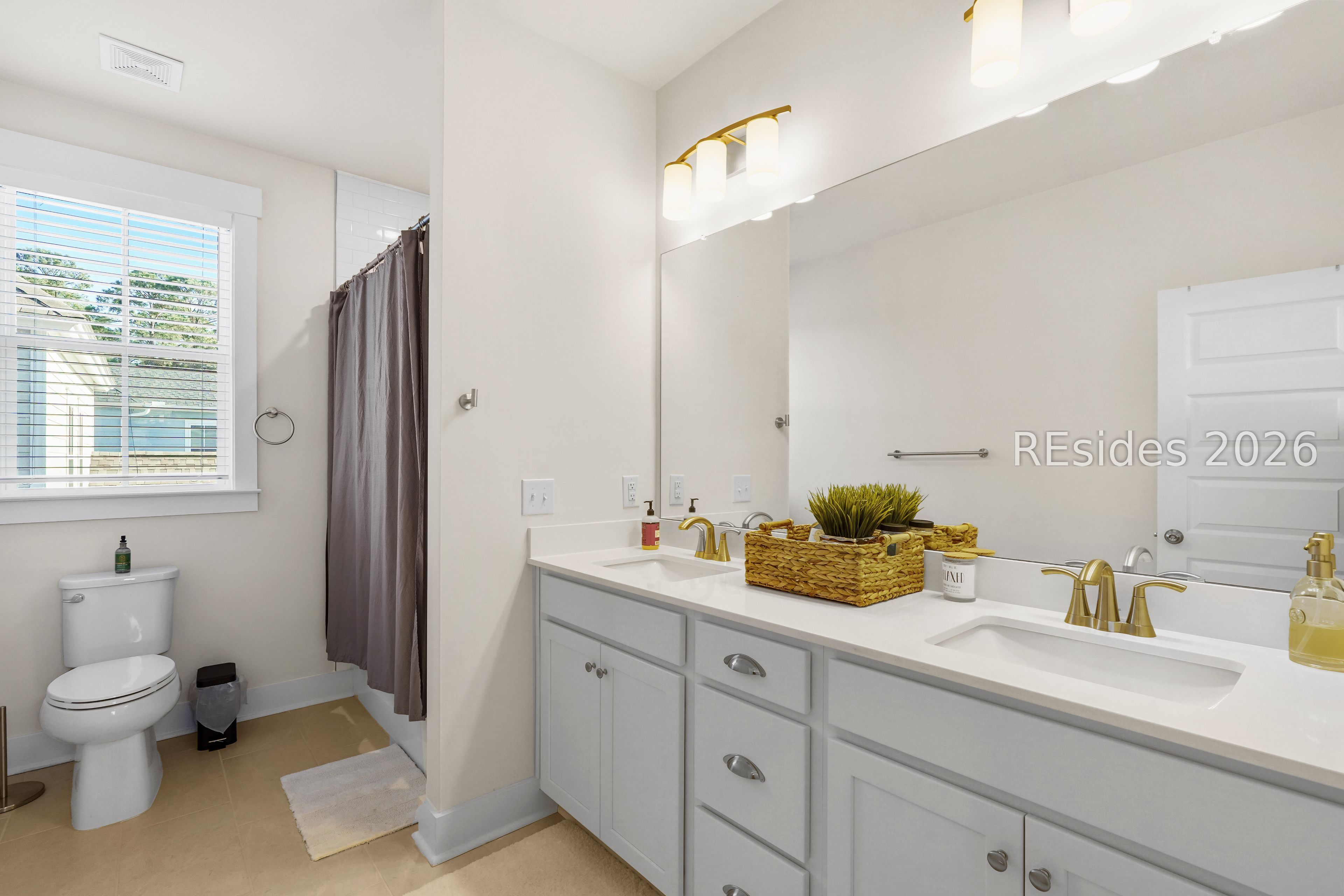 6 Buttonwood Lane Bluffton, SC 29909 - Photo 22 of 45 2nd full bath delivers a bright space