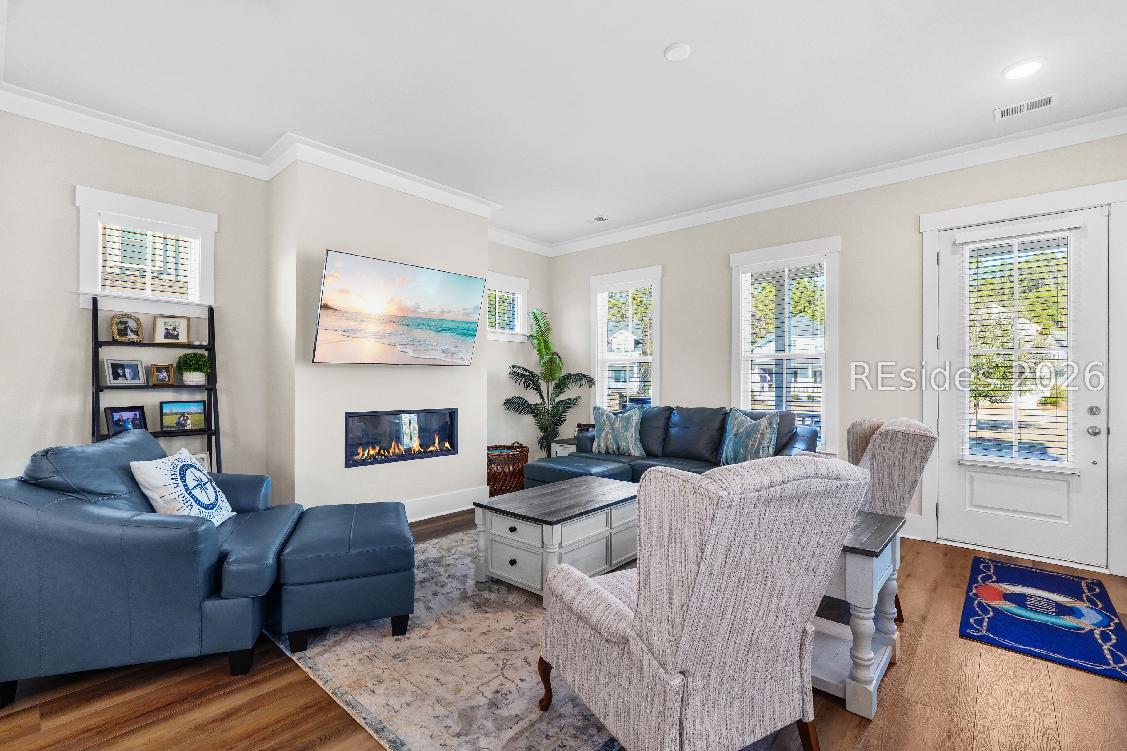 6 Buttonwood Lane Bluffton, SC 29909 - Photo 9 of 51 Bright and airy - welcome friends and family