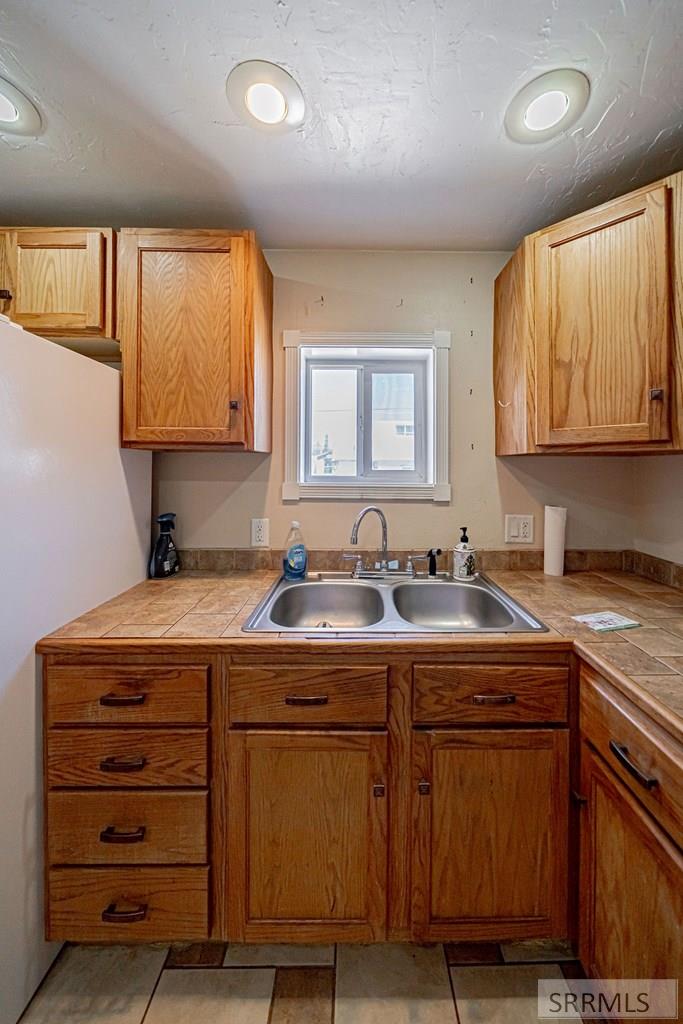 407 West Main Street St. Anthony, ID 83445 - Photo 11 of 41
