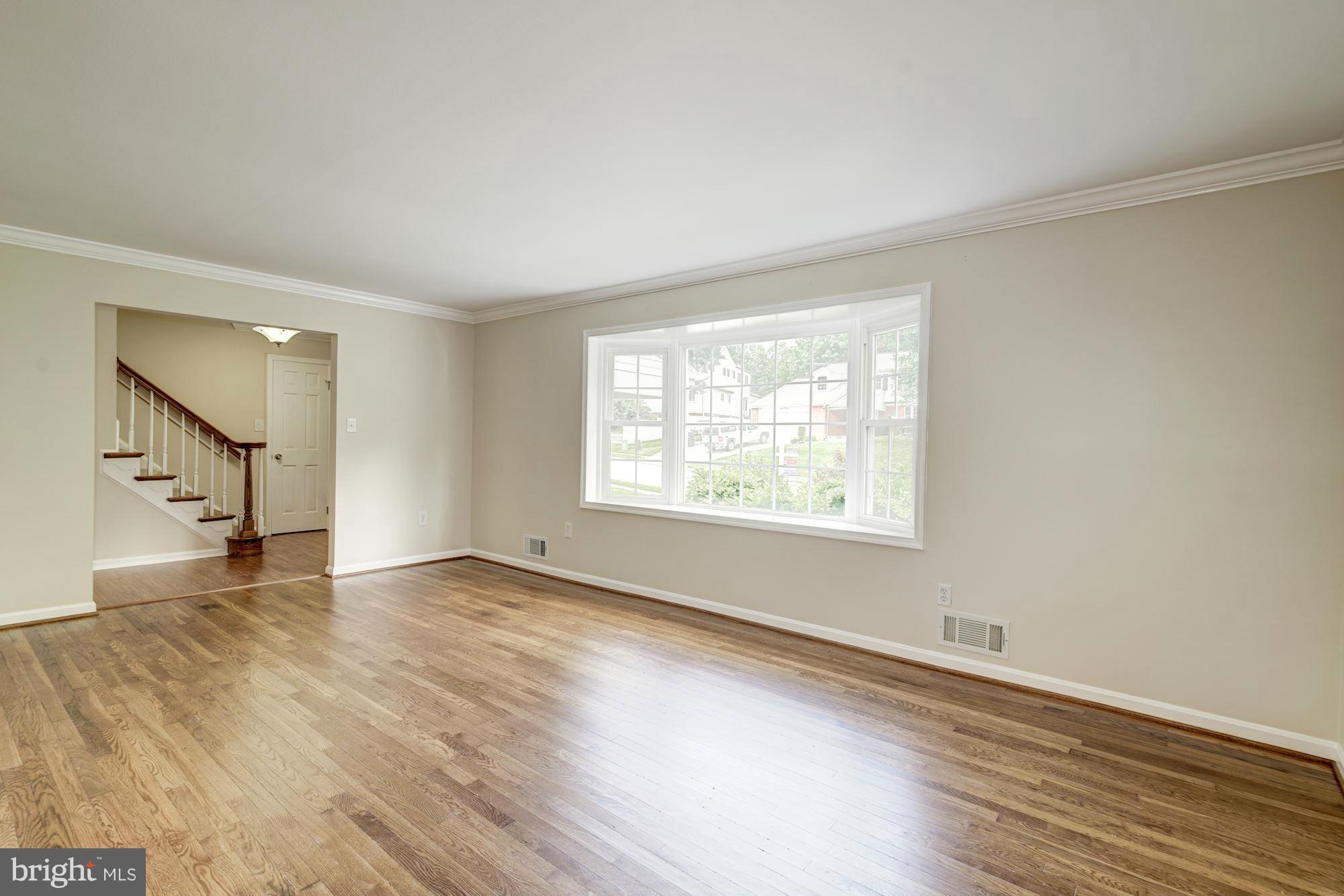 8213 Langbrook Road Springfield, VA 22152 - Photo 10 of 30 Living Room
