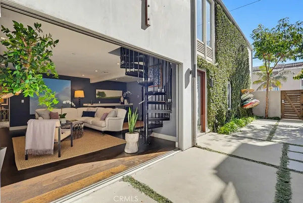 $6,995 | 6713 East Ocean Boulevard, Long Beach, CA 90803