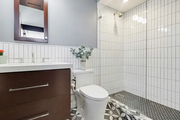 $7,995 | 6713 East Ocean Boulevard, Long Beach, CA 90803