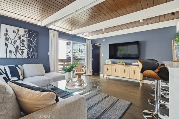 $7,995 | 6713 East Ocean Boulevard, Long Beach, CA 90803