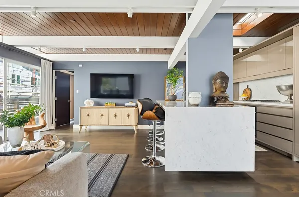 $7,995 | 6713 East Ocean Boulevard, Long Beach, CA 90803