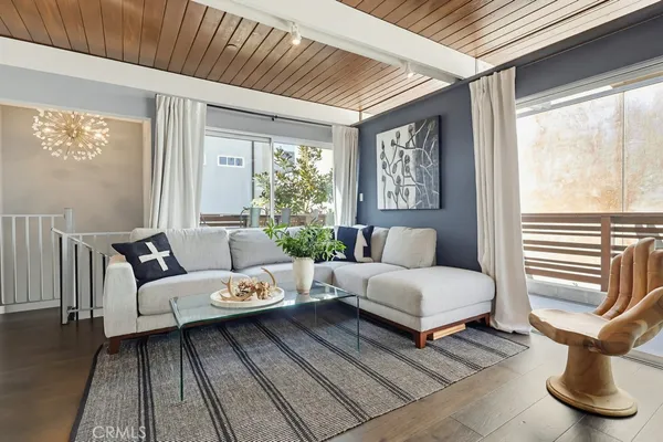 $7,995 | 6713 East Ocean Boulevard, Long Beach, CA 90803