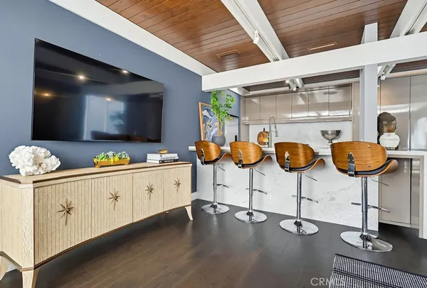$7,995 | 6713 East Ocean Boulevard, Long Beach, CA 90803