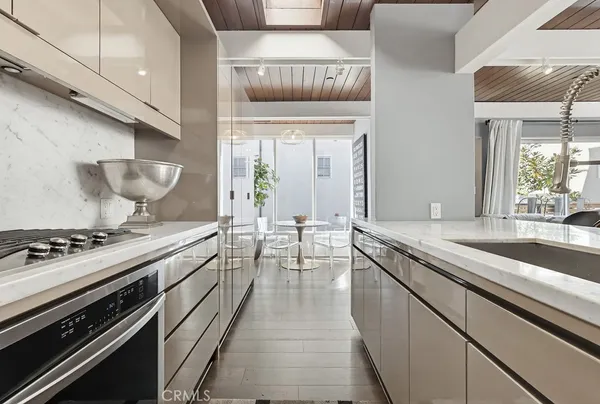 $7,995 | 6713 East Ocean Boulevard, Long Beach, CA 90803