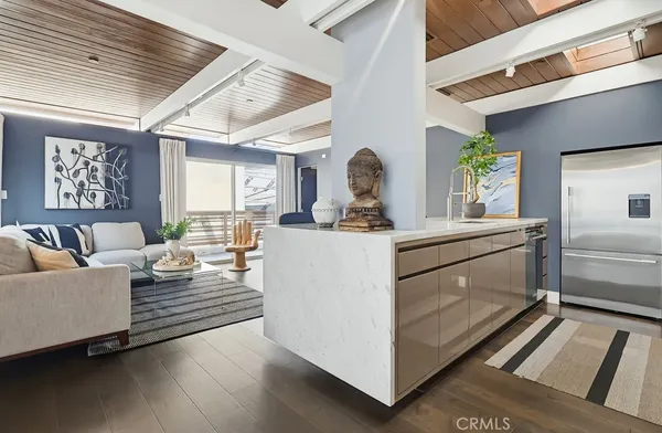 $7,995 | 6713 East Ocean Boulevard, Long Beach, CA 90803