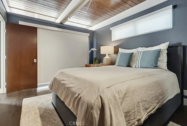 $7,995 | 6713 East Ocean Boulevard, Long Beach, CA 90803