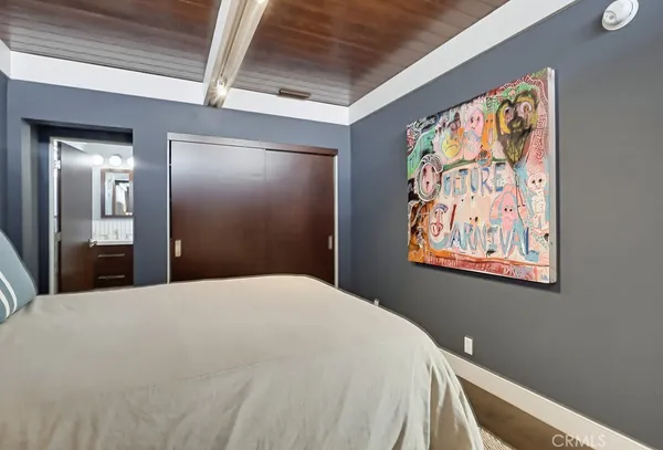 $7,995 | 6713 East Ocean Boulevard, Long Beach, CA 90803