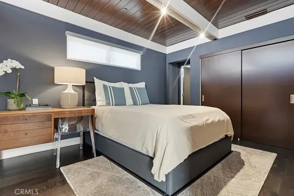 $7,995 | 6713 East Ocean Boulevard, Long Beach, CA 90803