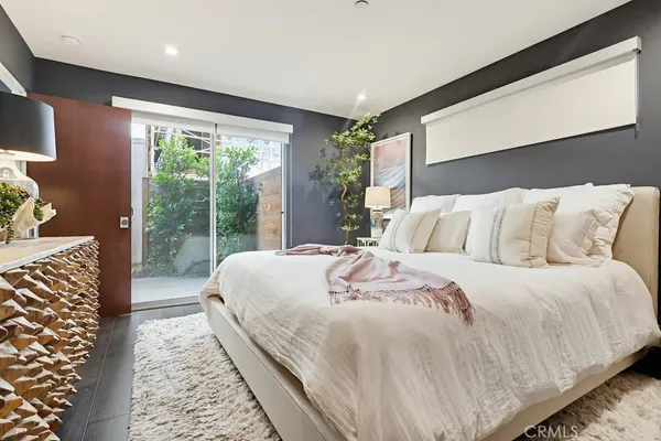 $7,995 | 6713 East Ocean Boulevard, Long Beach, CA 90803