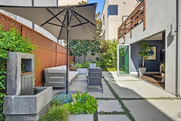 $7,995 | 6713 East Ocean Boulevard, Long Beach, CA 90803