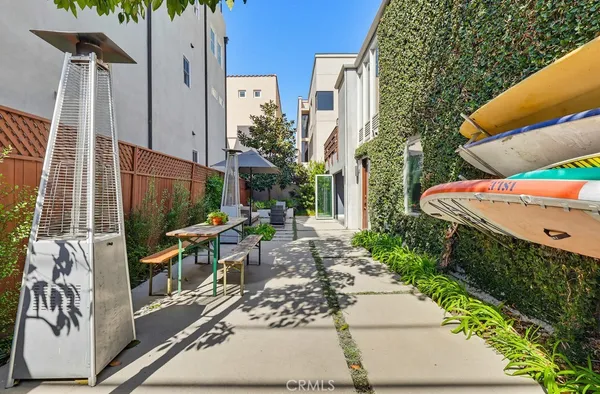 $7,995 | 6713 East Ocean Boulevard, Long Beach, CA 90803