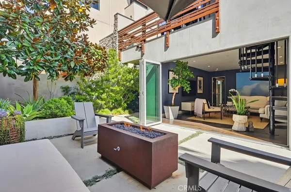 $7,995 | 6713 East Ocean Boulevard, Long Beach, CA 90803