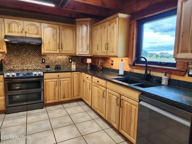 $1,050,000 | 735 Ball Road, White Pine, TN 37890