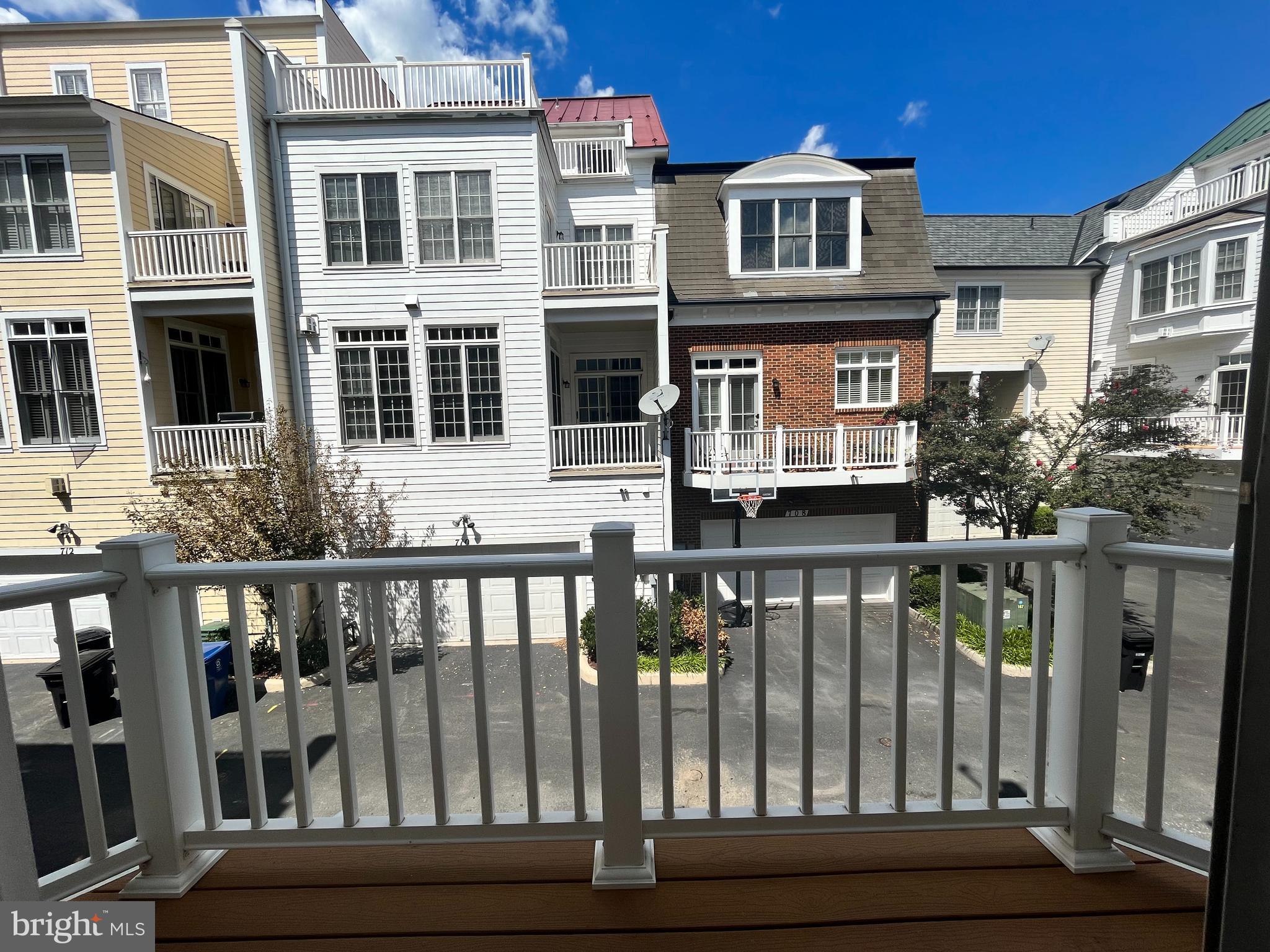 711 Carpenter Road Alexandria, VA 22314 - Photo 10 of 30 Main Level Balcony