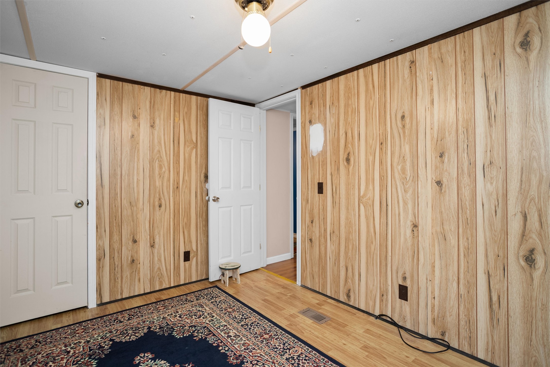 2330 Sabinetown Road Hemphill, TX 75948 - Photo 21 of 34 a view of a livingroom with wooden floor