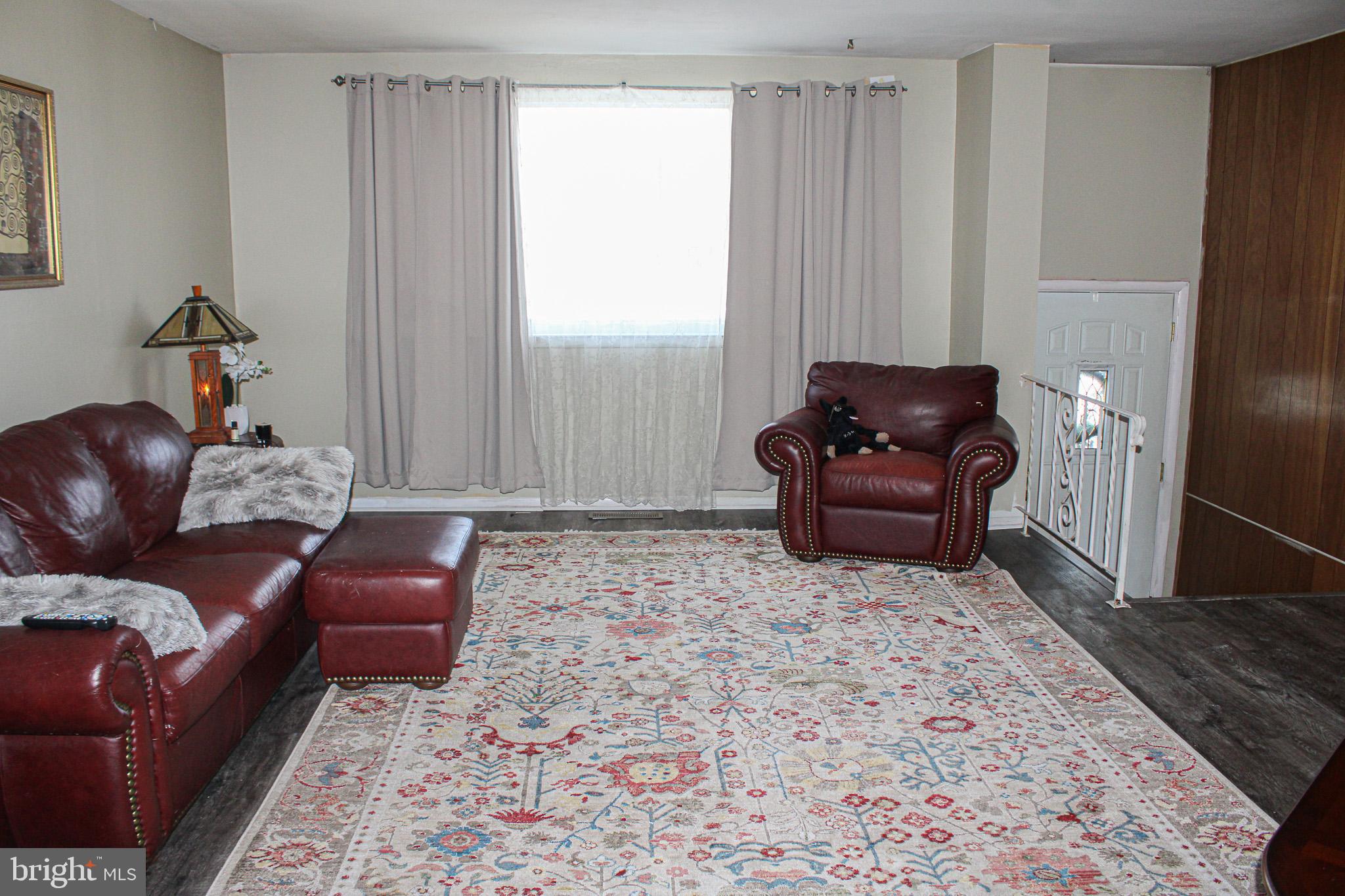 3224 Comly Road Philadelphia, PA 19154 - Photo 4 of 32 a living room with furniture