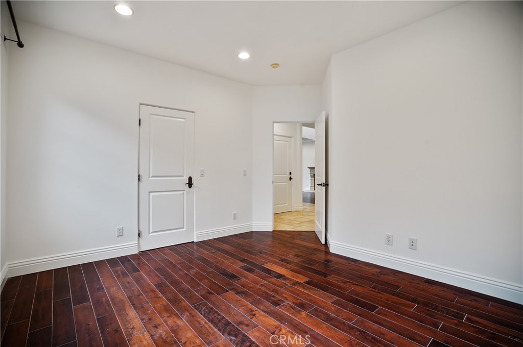 10618 Rountree Road Los Angeles, CA 90064 - Photo 13 of 55