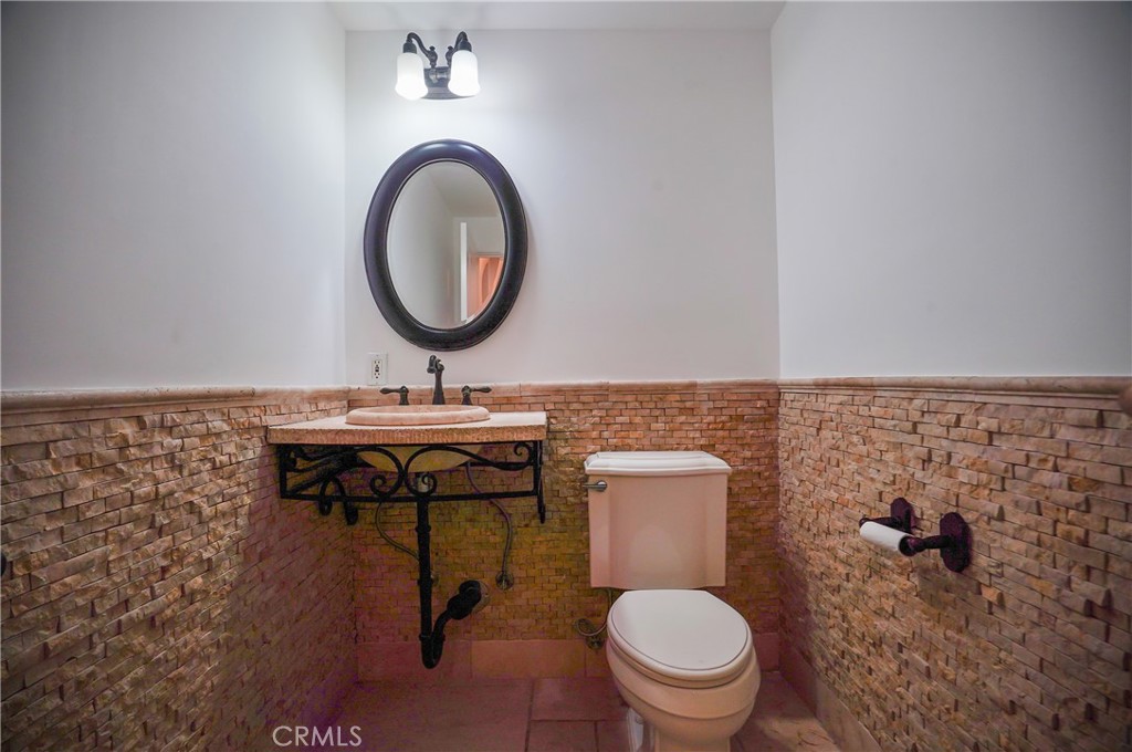 10618 Rountree Road Los Angeles, CA 90064 - Photo 23 of 55