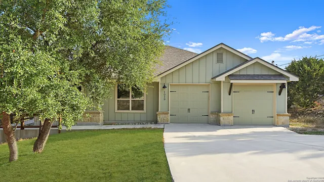 a view of a entertaining space