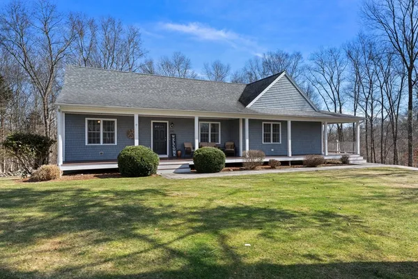$999,000 | 135 Sutherland Drive, Somerset, MA 02726