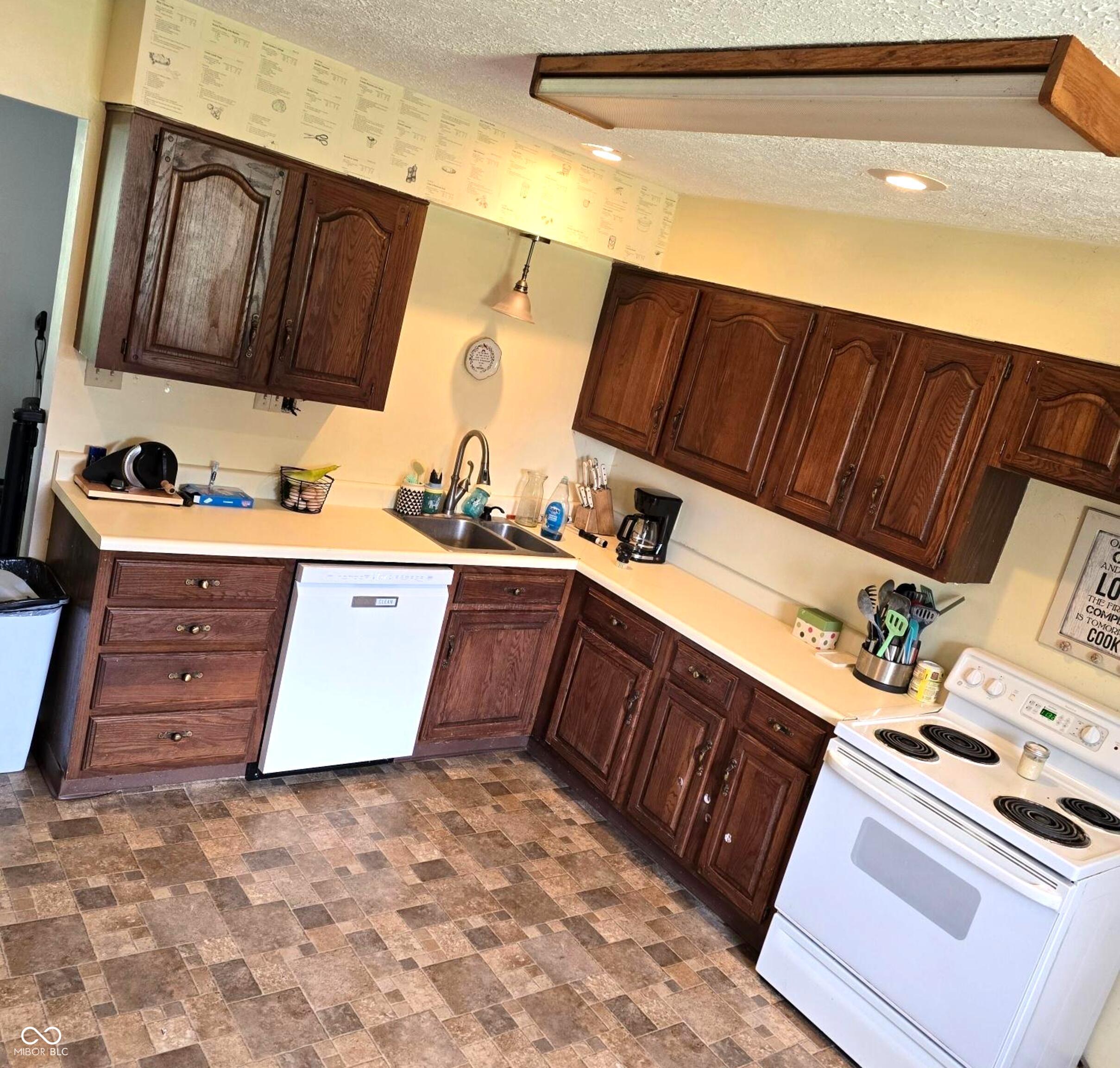 712 East Main Street Milroy, IN 46156 - Photo 12 of 27