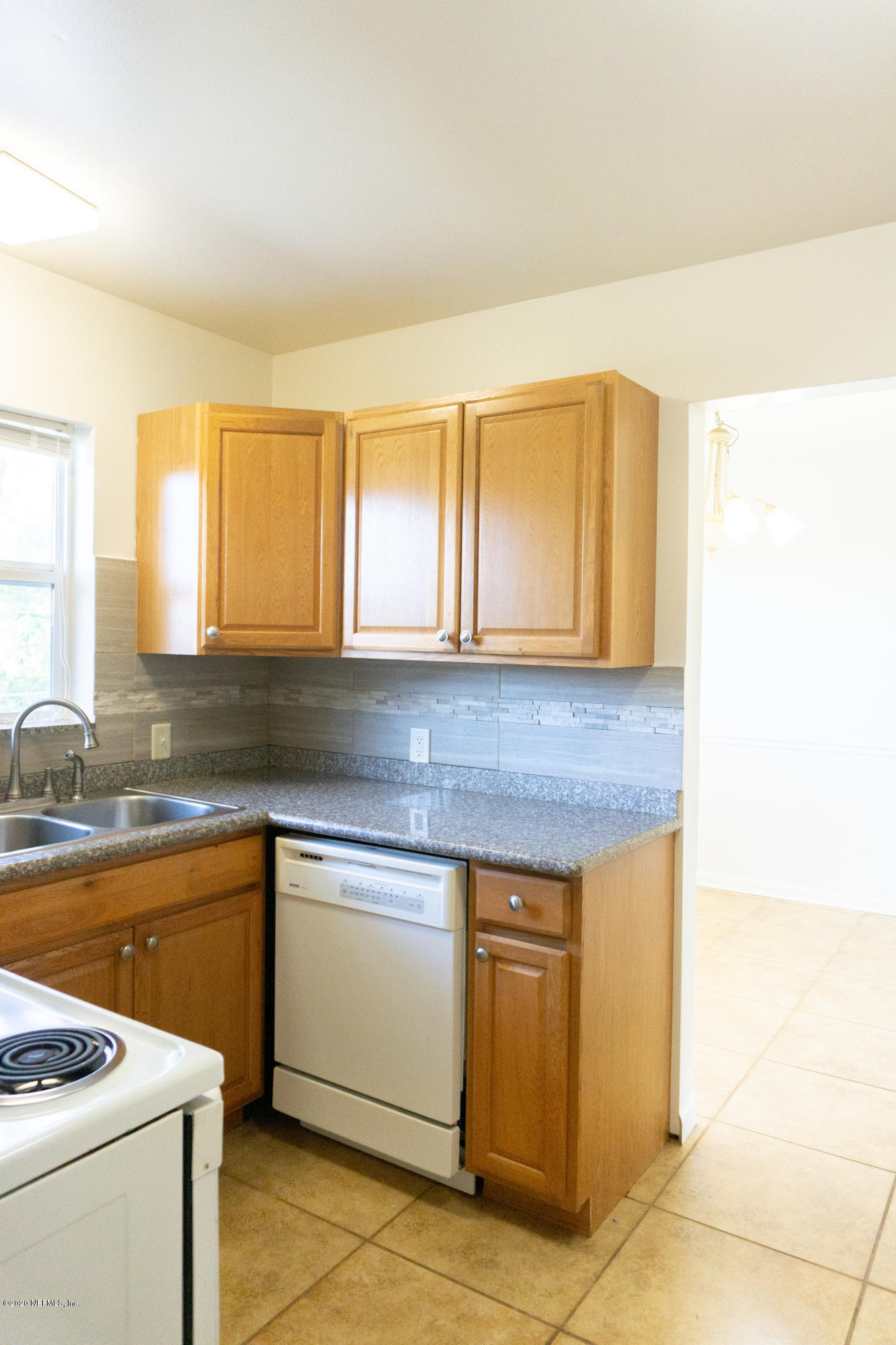 5244 Damascus Road South Jacksonville, FL 32207 - Photo 12 of 27 DSC01134