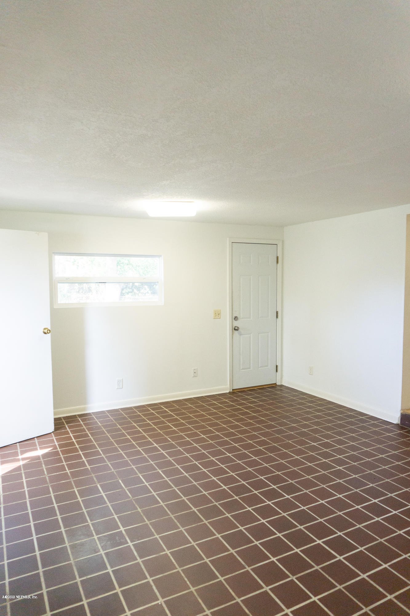 5244 Damascus Road South Jacksonville, FL 32207 - Photo 16 of 27 DSC01138