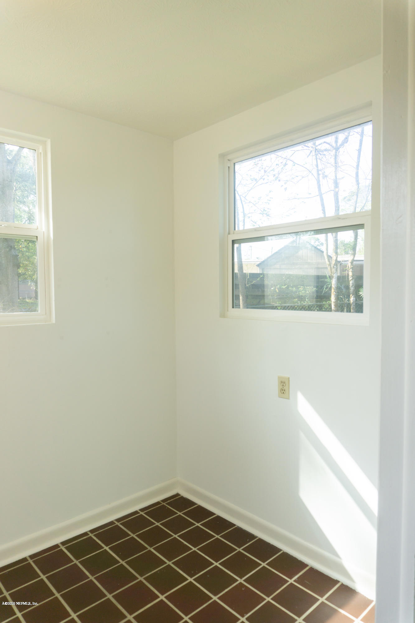 5244 Damascus Road South Jacksonville, FL 32207 - Photo 18 of 27 DSC01140