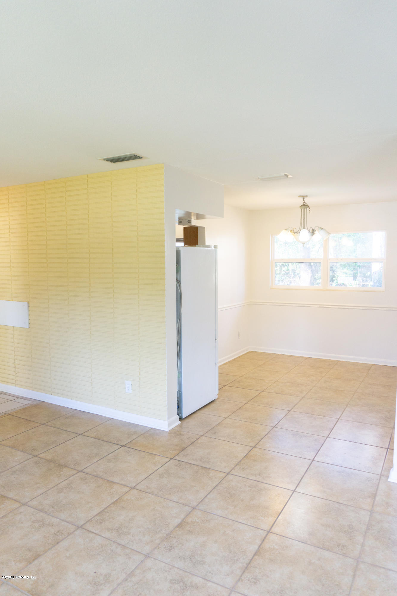 5244 Damascus Road South Jacksonville, FL 32207 - Photo 7 of 27 DSC01128