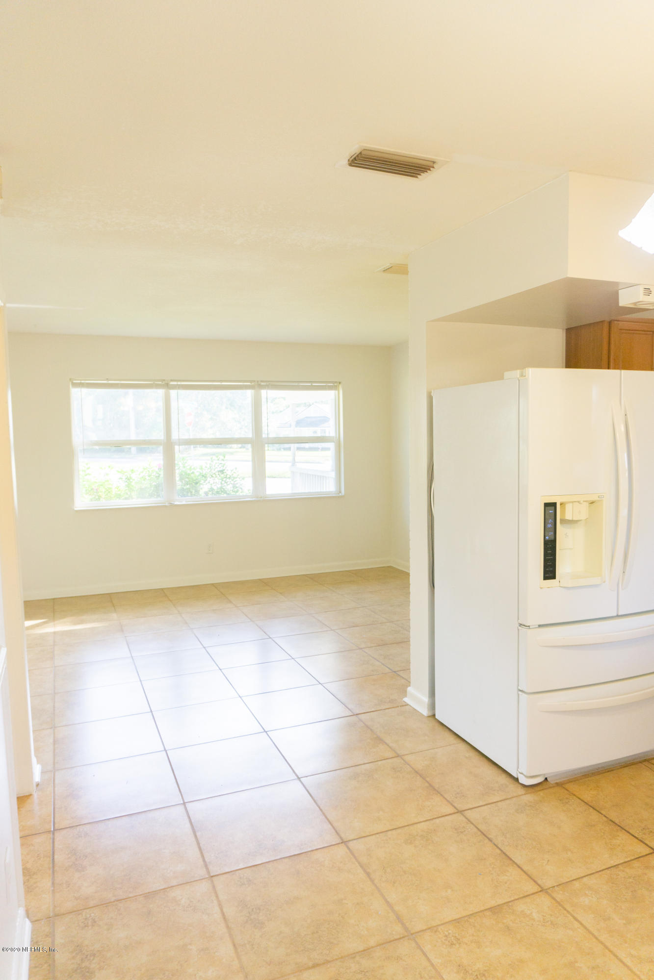 5244 Damascus Road South Jacksonville, FL 32207 - Photo 10 of 27 DSC01132