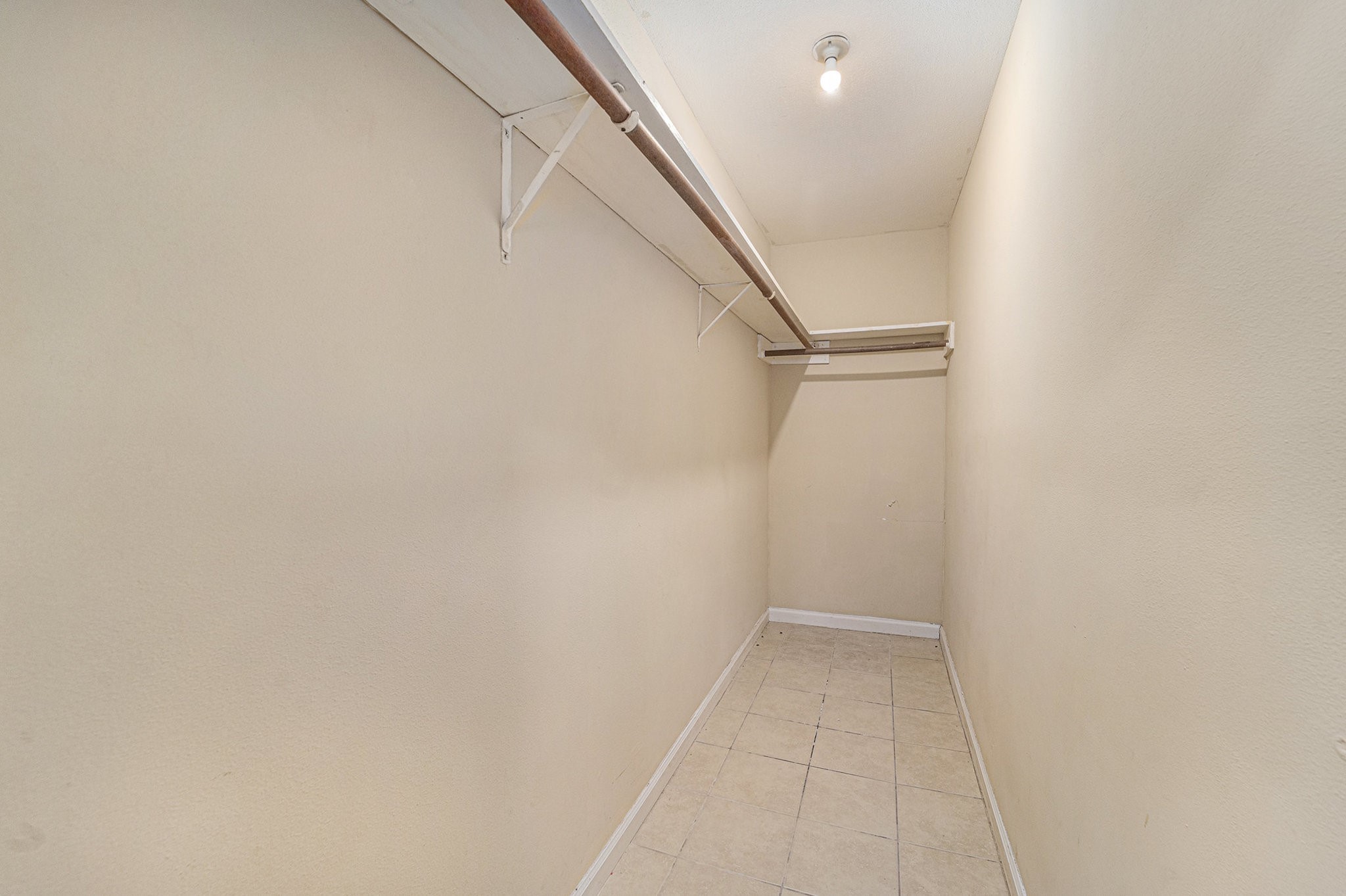 3300 Pebblebrook Drive, Unit 75 Seabrook, TX 77586 - Photo 10 of 30 a view of small space