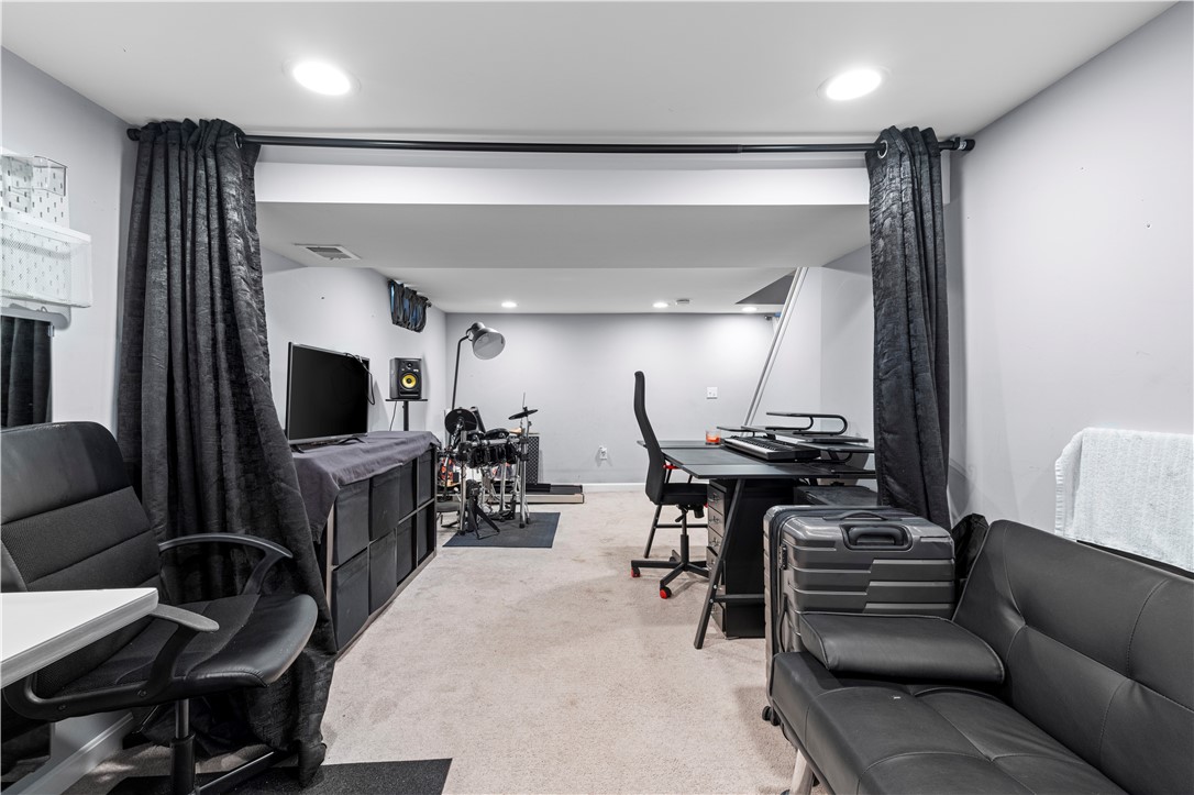 77 Byron Avenue Pawtucket, RI 02861 - Photo 12 of 16