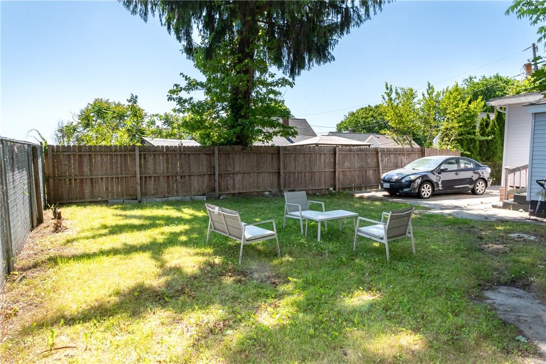 33 Ridge Street Cranston, RI 02920 - Photo 5 of 23