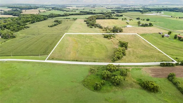 $220,000 | 3540 Woodson Road, Wellsville, KS 66092