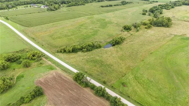 $220,000 | 3540 Woodson Road, Wellsville, KS 66092