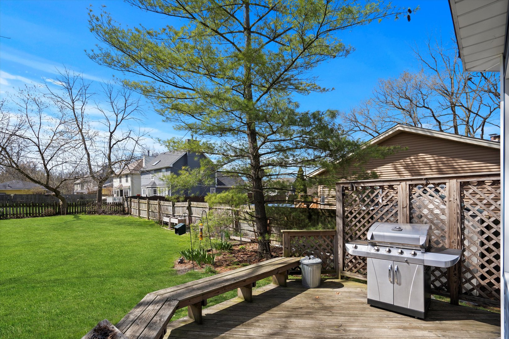 2260 Manchester Road Wheaton, IL 60187 - Photo 25 of 35 a view of a chairs and table in the yard