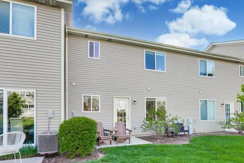 $319,900 | 1205 Prairie View Parkway, Cary, IL 60013
