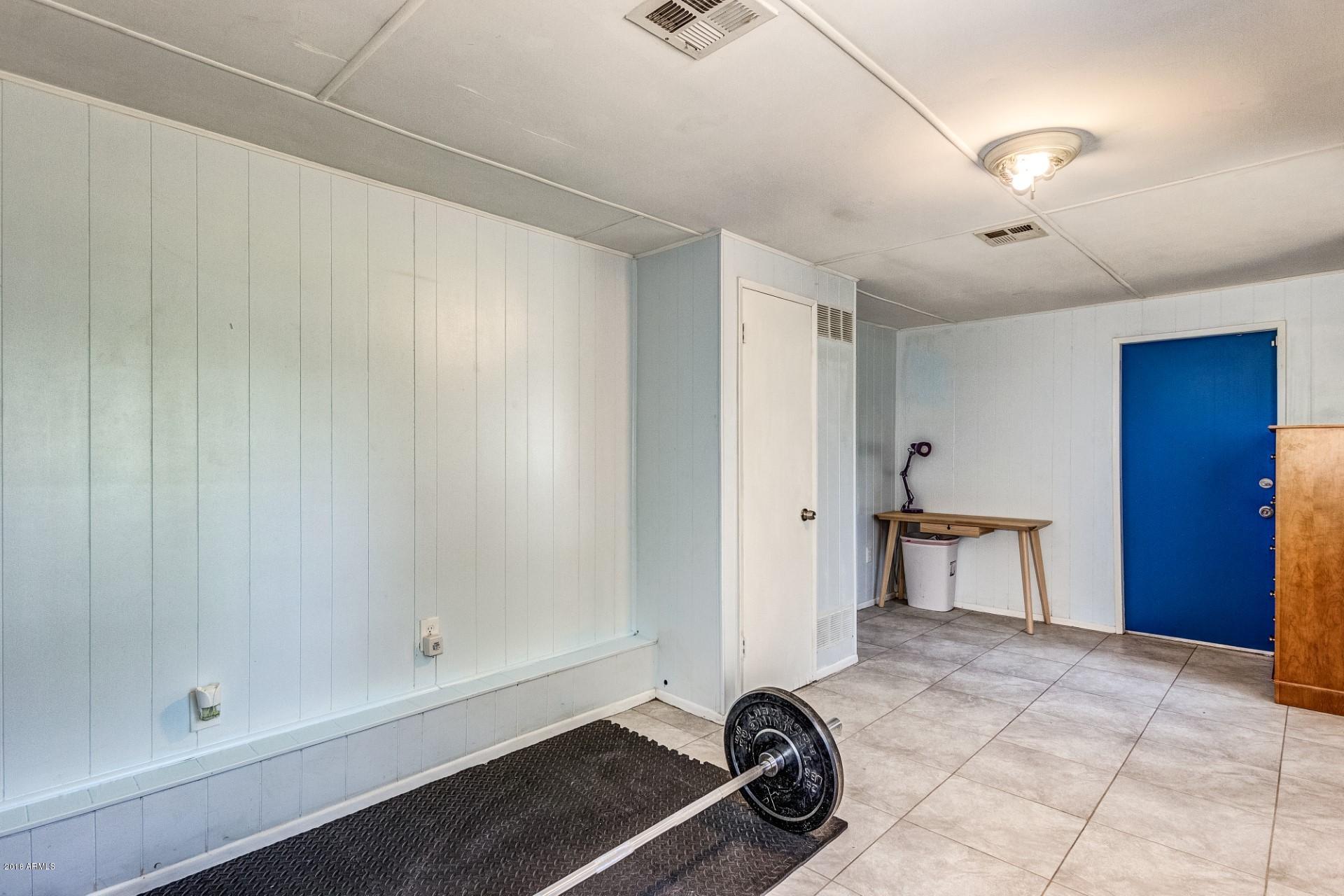 6331 West Lawrence Road Glendale, AZ 85301 - Photo 5 of 14 0009-Lawrence (30)