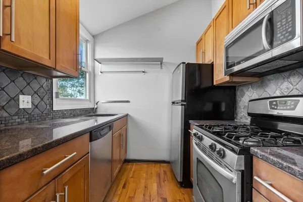 $4,100 | 11 Thomas Park, Unit 5, Boston, MA 02127