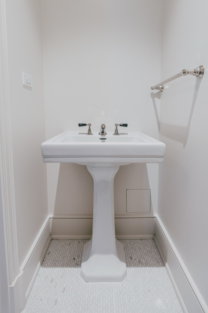 21 North May Street, Unit 601 Chicago, IL 60607 - Photo 39 of 64 a utility room with a sink