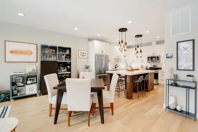 $799,000 | 2404 West Moffat Street, Unit 1, Chicago, IL 60647