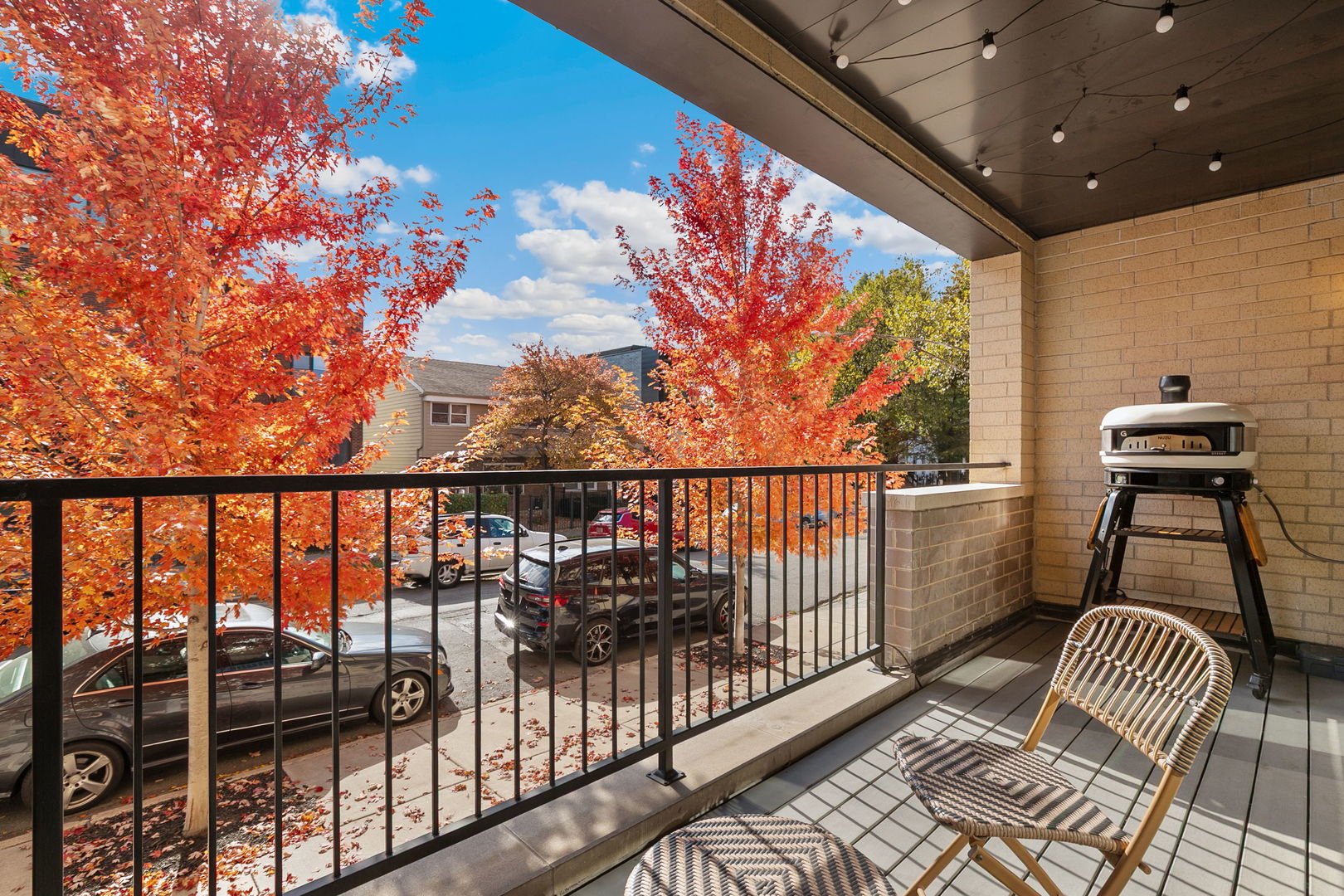 2404 West Moffat Street, Unit 1 Chicago, IL 60647 - Photo 38 of 41 a balcony with wooden floor