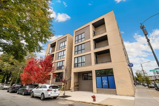 $799,000 | 2404 West Moffat Street, Unit 1, Chicago, IL 60647